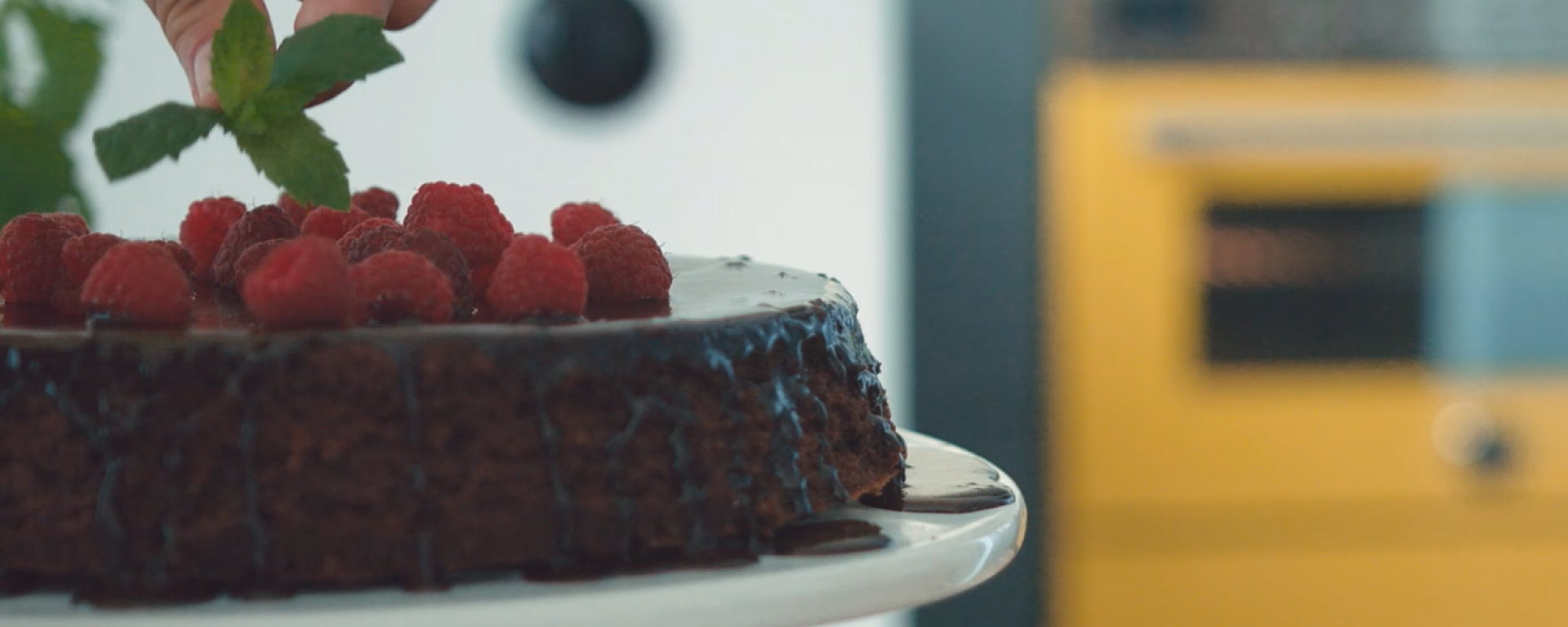 Chocolate cake with fresh raspberries - Bertazzoni